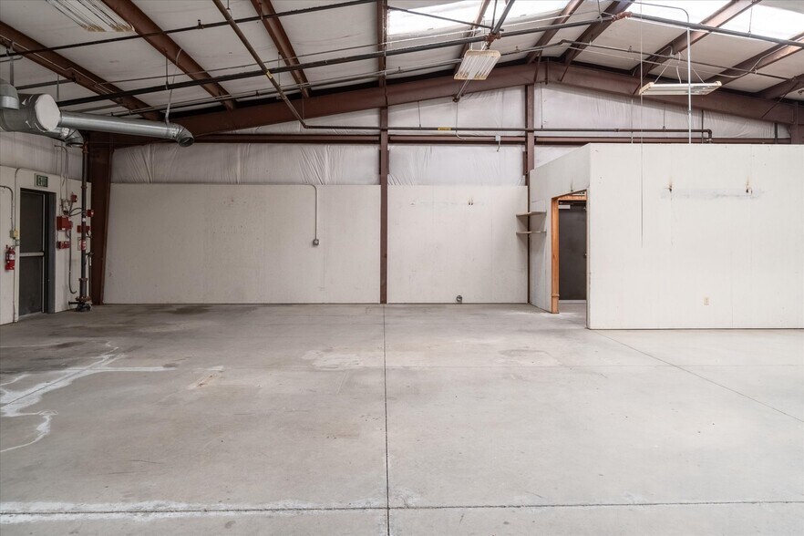 More Photos Of 320 George Reed Dr, San Andreas Manufacturing For Sale