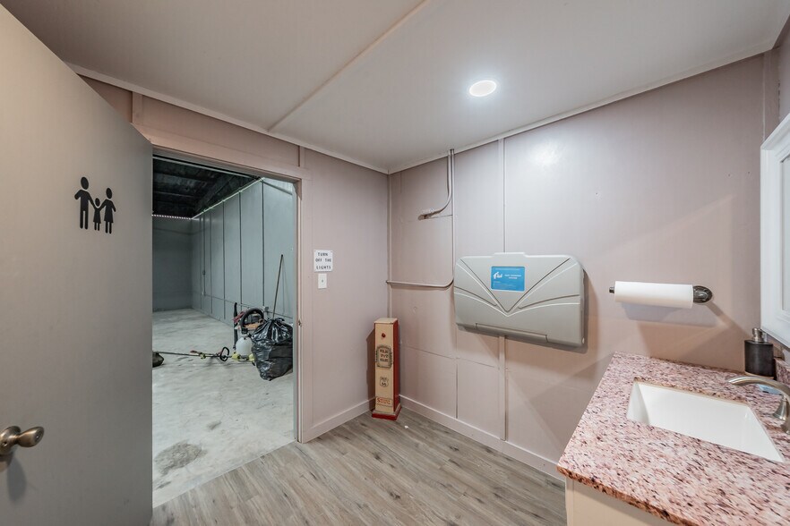 More Photos Of 4444 FM 933, Whitney Flex For Sale