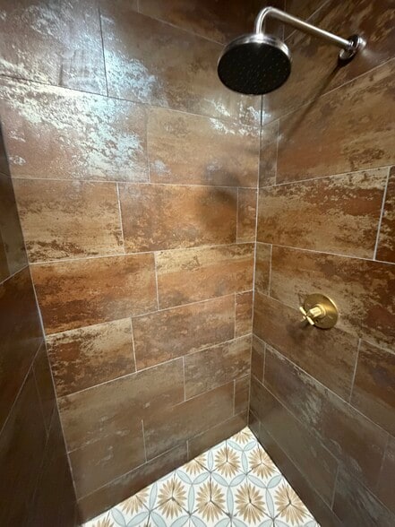 More Photos Of 402 Hyde Park Blvd, Houston Multifamily For Sale