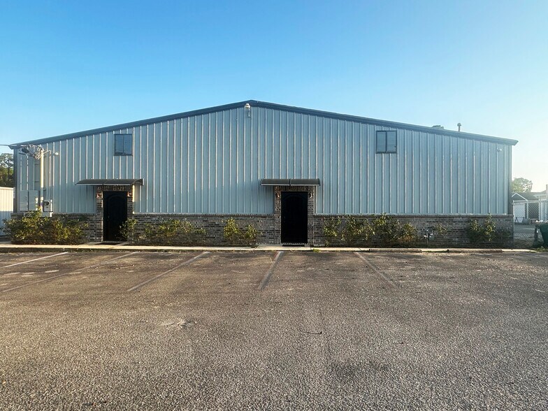 Primary Photo Of 12483 Dedeaux Rd, Gulfport Office For Sale