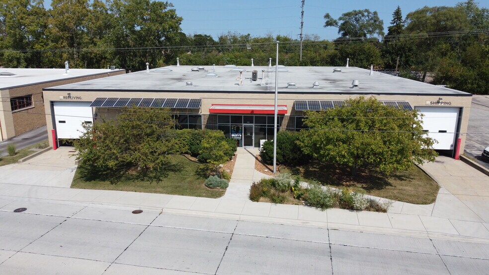Primary Photo Of 2415 Braga Dr, Broadview Manufacturing For Sale