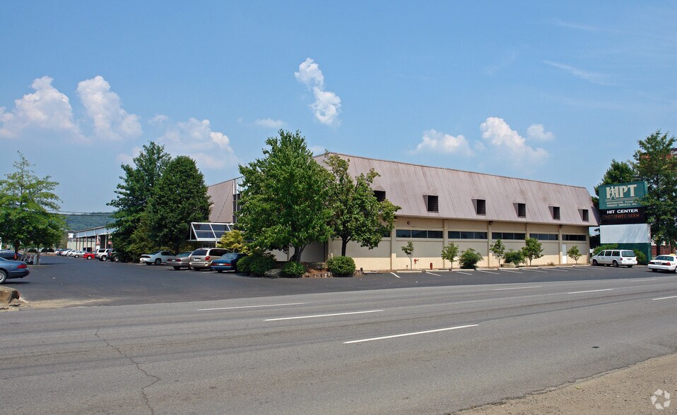 More Photos Of 2240 5th Ave, Huntington Medical For Lease