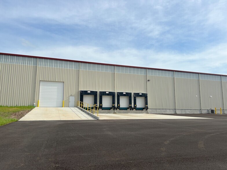 More Photos Of 55 Bagwell Blvd, Scottsville Warehouse For Lease