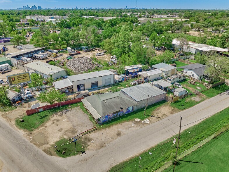 More Photos Of 10935 Aldine Westfield Rd, Houston Bar For Sale
