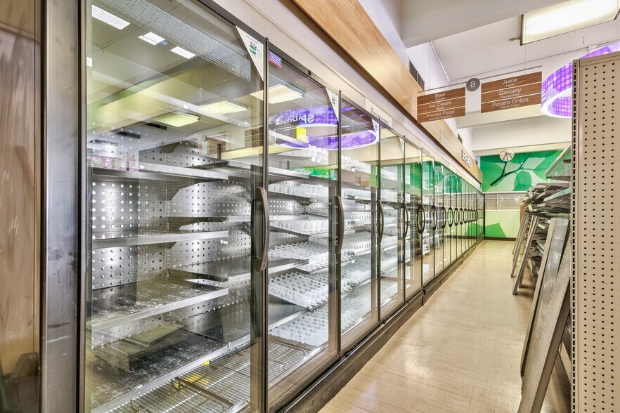 More Photos Of 8245 N Lake Blvd, Kings Beach Drugstore For Lease