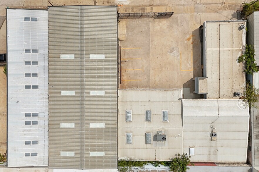 More Photos Of 4763 Vicksburg St, Dallas Distribution For Lease