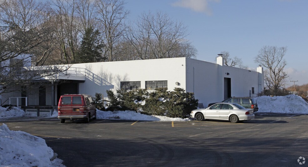 More Photos Of 32 Chichester Ave, Center Moriches Industrial For Sale