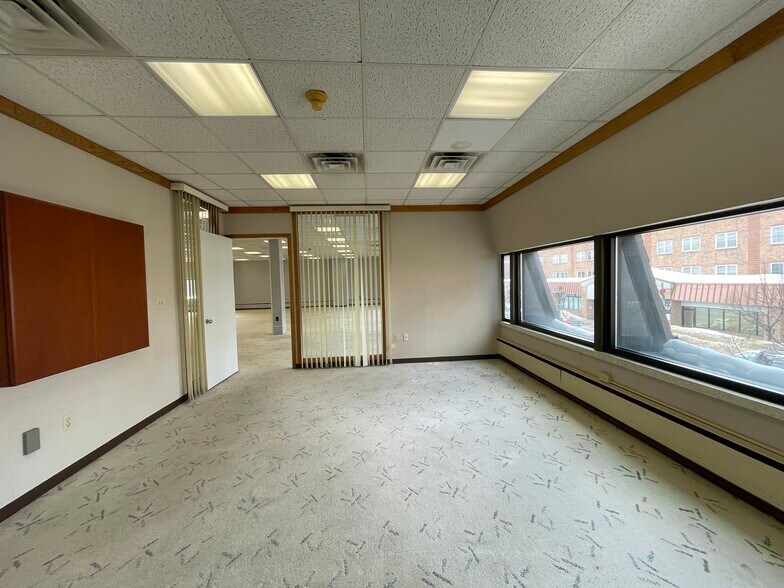 More Photos Of 511 Ashmun St, Sault Sainte Marie Office For Lease