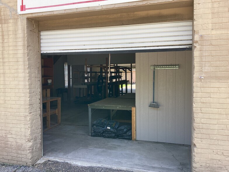 More Photos Of 7811 Main, Dozier Freestanding For Sale