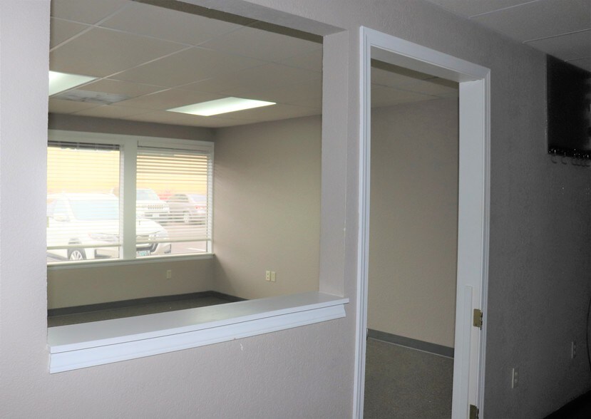 More Photos Of 2316 E Portland Rd, Newberg Storefront Retail Office For Sale