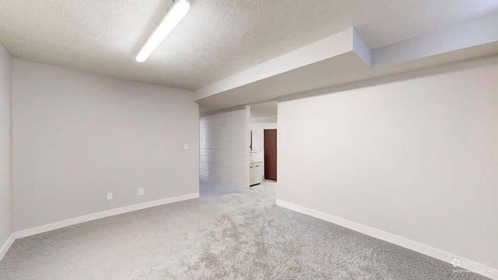 More Photos Of 2951 N 70th St, Lincoln Office For Sale