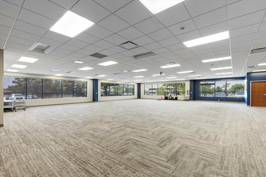 More Photos Of 11010 Burdette St, Omaha Office For Lease