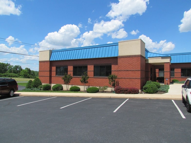 More Photos Of 1117-1123 Snyder Rd, West Lawn Medical For Lease