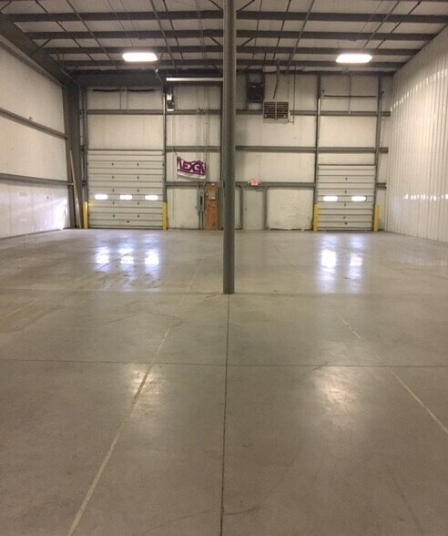 More Photos Of 6751-6775 Commerce Court Dr, Blacklick Warehouse For Lease