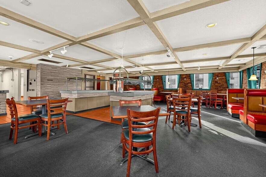 More Photos Of 2212 Rose St, La Crosse Restaurant For Sale