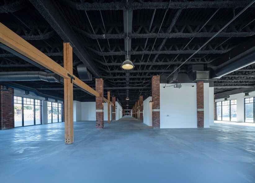 More Photos Of 2650 St Clair Av W, Toronto Freestanding For Sale