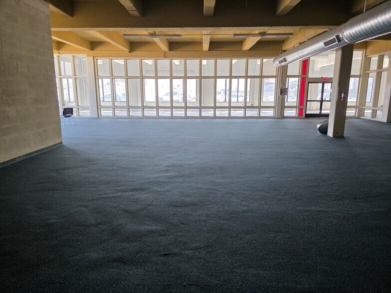 More Photos Of 420 E St, Marysville Freestanding For Lease