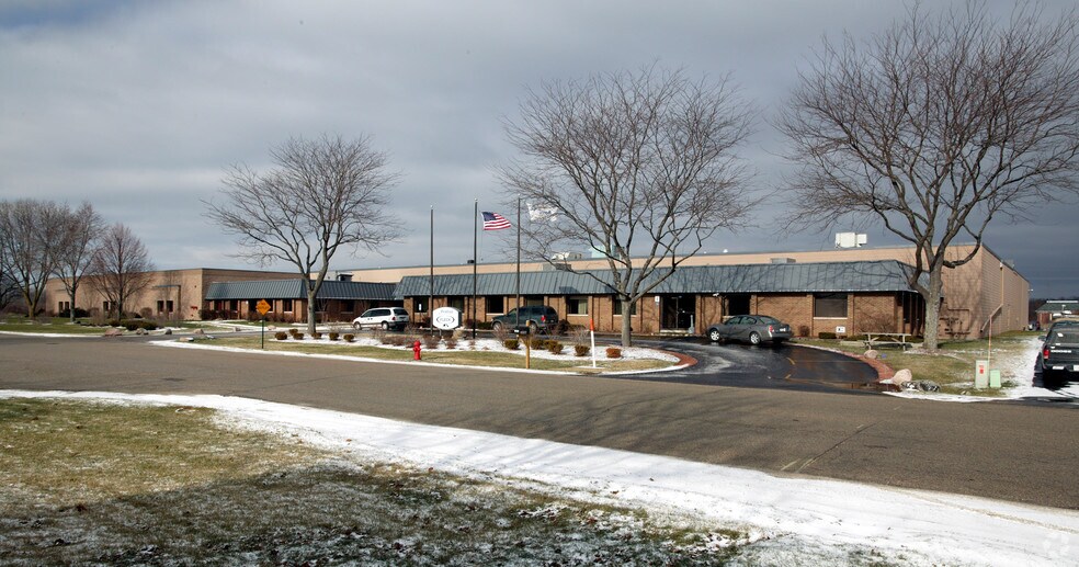 Primary Photo Of 20580 Enterprise Ave, Brookfield Flex For Sale