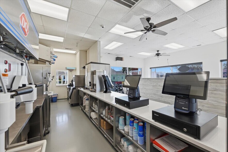 More Photos Of 309 US-6 Hwy, Oakland Fast Food For Sale