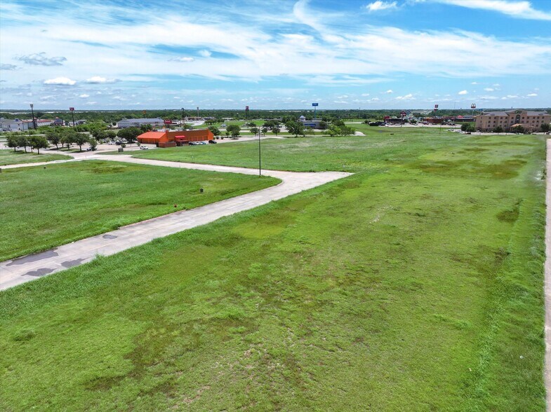 More Photos Of TBD Tanger Dr, Terrell Land For Sale