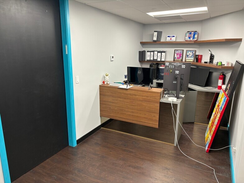 More Photos Of 2875 NE 191st St, Aventura Coworking Space