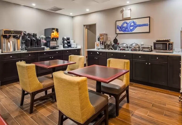 More Photos Of 1025 Beach 21st St, Far Rockaway Hotel For Sale