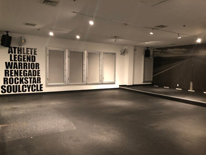 More Photos Of 7 Popham Rd, Scarsdale General Retail For Lease