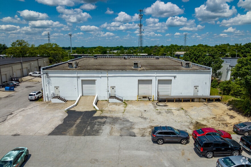 More Photos Of 2550 Regency Rd, Lexington Showroom For Lease