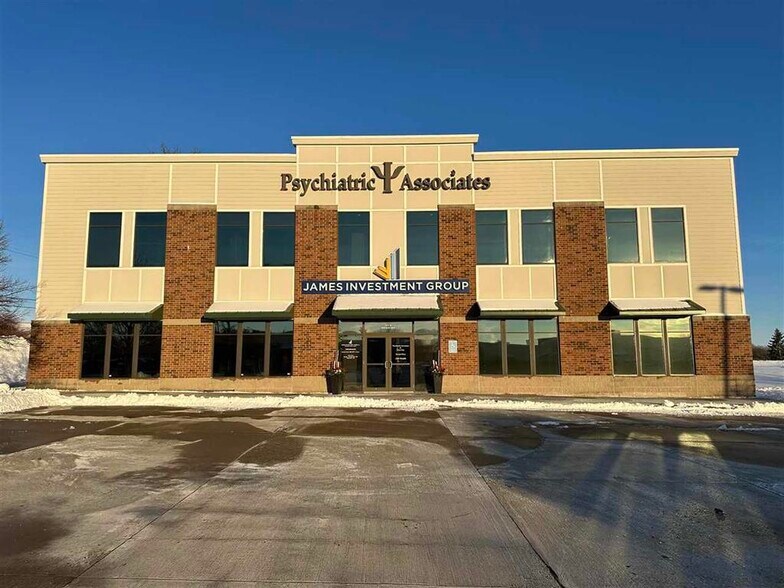 More Photos Of 673 Westbury Dr, Iowa City Storefront Retail Office For Sale