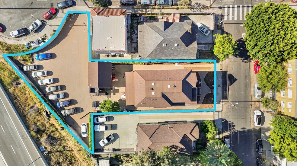 More Photos Of 1978 Estrella Ave, Los Angeles Apartments For Sale