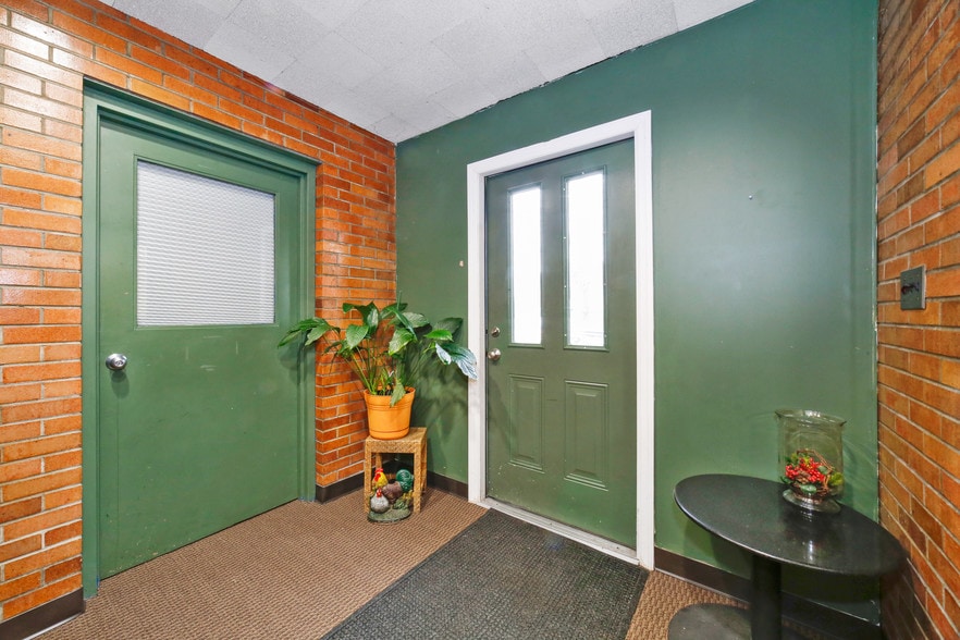 More Photos Of 96 Haarlem Ave, White Plains Office For Sale