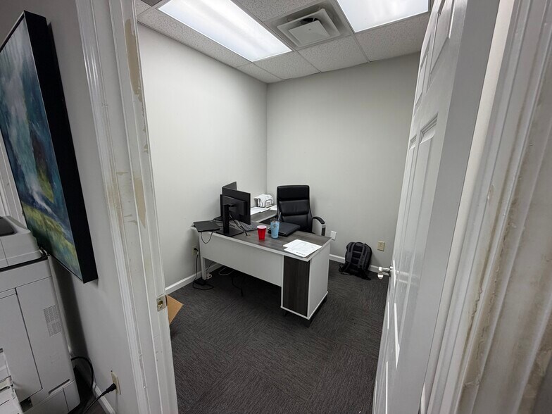 More Photos Of 256 Vann Dr, Jackson Storefront Retail Office For Sale