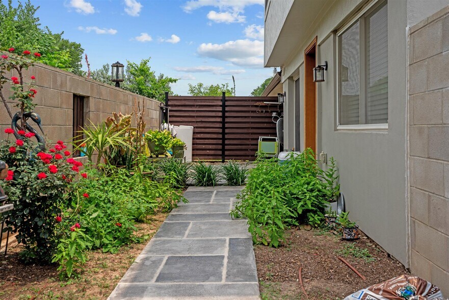 More Photos Of 8905 Tronewood Dr, Austin Apartments For Sale