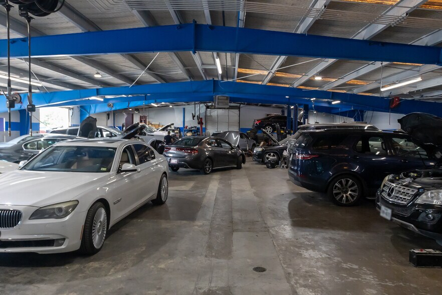 More Photos Of 4001 S Buckner Blvd, Dallas Service For Sale