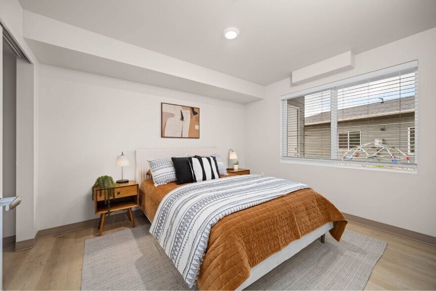 More Photos Of 200 E McCorquedale Rd, Burlington Apartments For Sale
