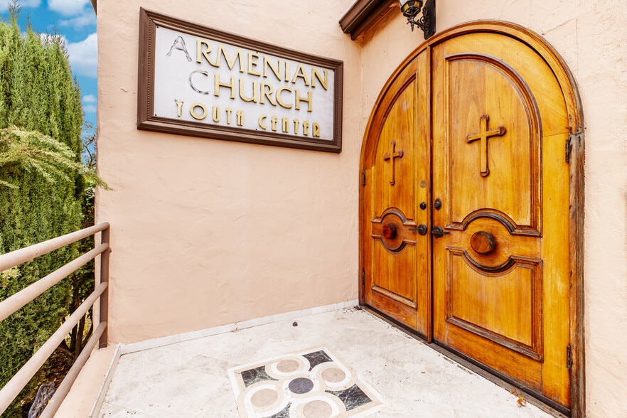 More Photos Of 632 W Stocker St, Glendale Religious Facility For Sale