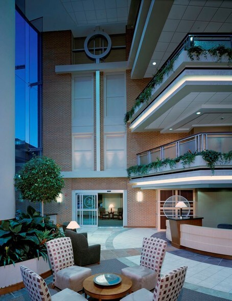 More Photos Of 800 Saint Vincents Dr, Birmingham Medical For Lease