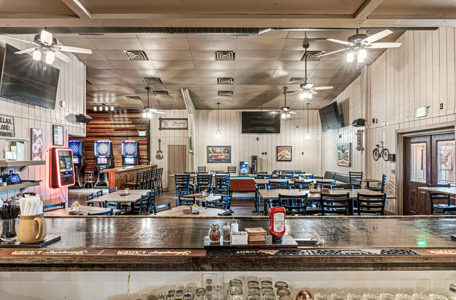 More Photos Of 1134 Home Ave, Kokomo Restaurant For Sale