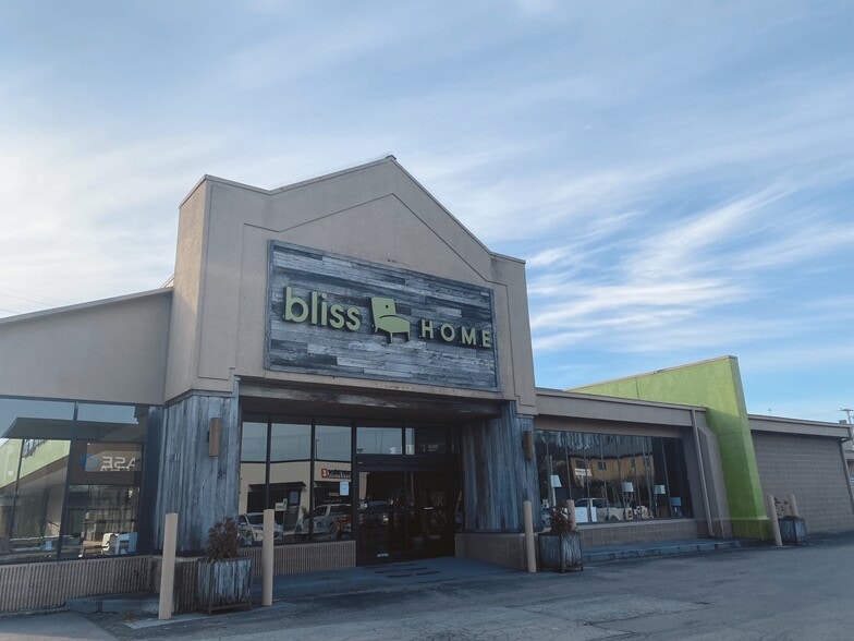 More Photos Of 2711-2721 Franklin Pike, Nashville Freestanding For Lease