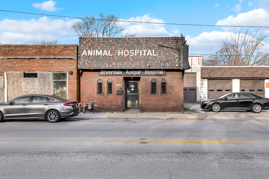 Primary Photo Of 14206 S Indiana Ave, Riverdale Medical For Sale