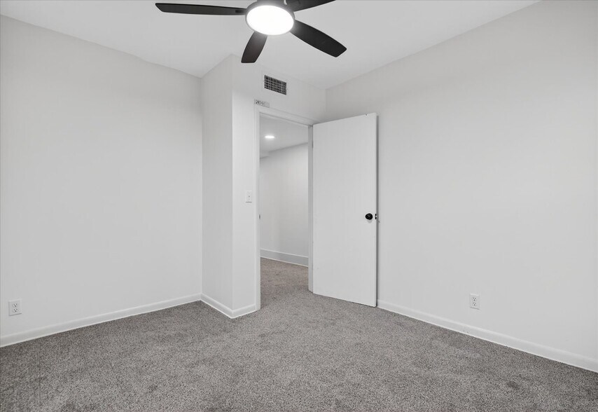 More Photos Of 822 S Johnstone Ave, Bartlesville Freestanding For Sale