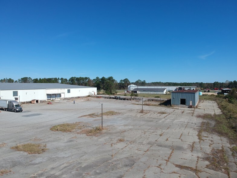 More Photos Of 1737 Industrial Dr, Ashburn Manufacturing For Lease