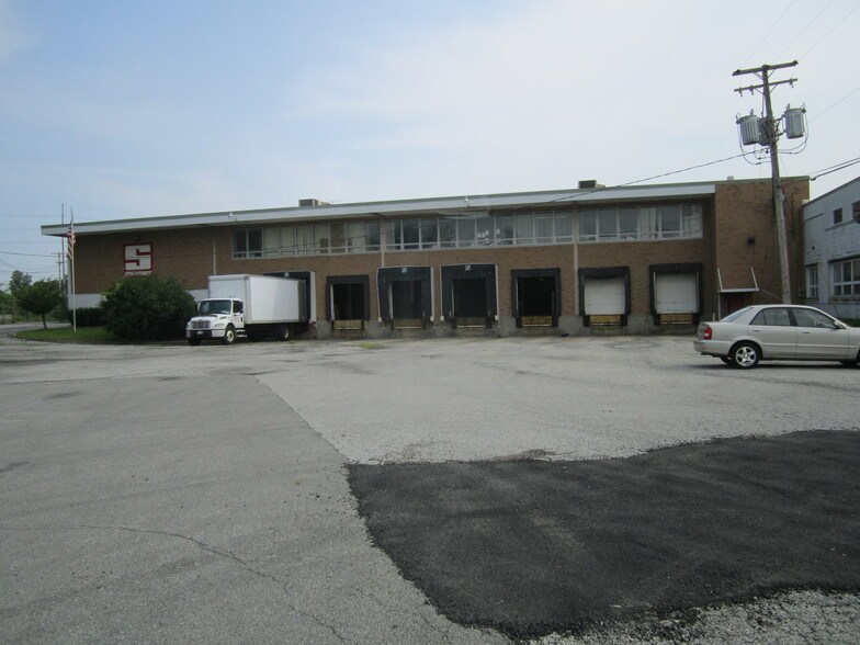 Primary Photo Of 3745 Hendricks Rd, Youngstown Warehouse For Lease