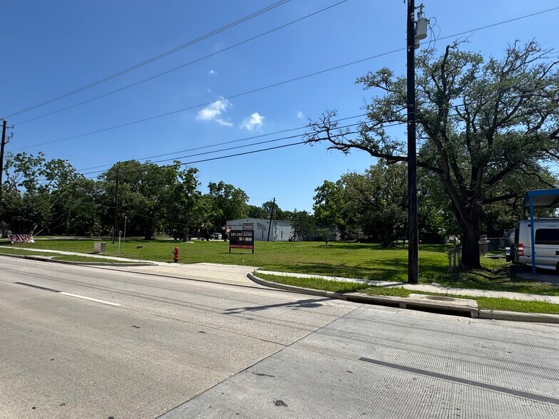 More Photos Of 2818 Bayport Blvd, Seabrook Land For Sale