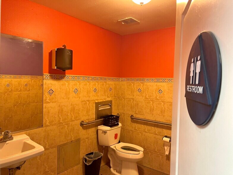 More Photos Of 21 W Duarte Rd, Arcadia Office For Sale