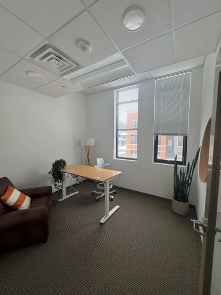 More Photos Of 1818 Parmenter St, Middleton Office For Lease