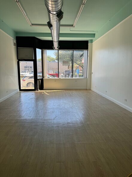 More Photos Of 200-210 N California Ave, Chicago Apartments For Lease