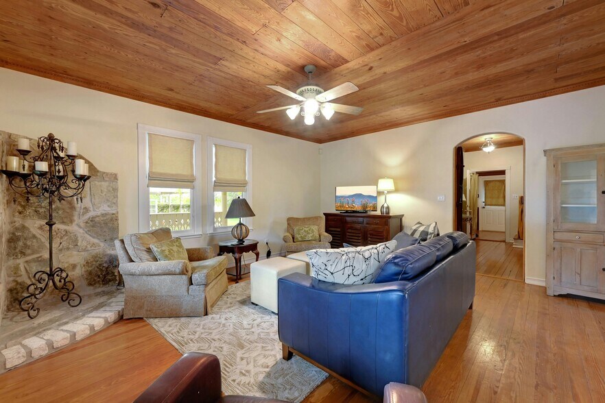 More Photos Of 23351 Ranch to Market 150 rd, Driftwood Specialty For Sale