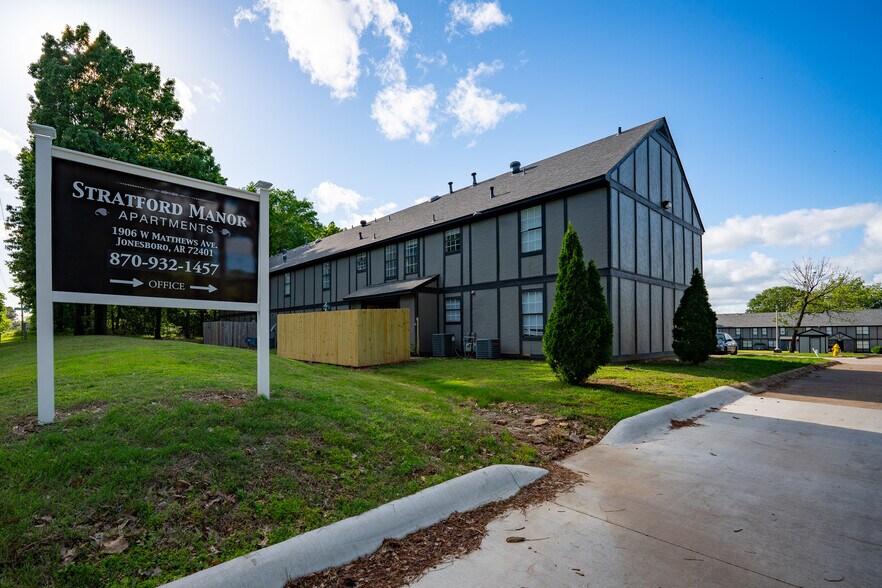 More Photos Of 1906 W Matthews Ave, Jonesboro Apartments For Sale