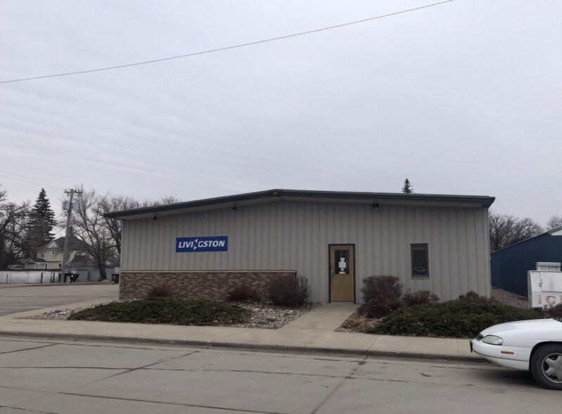 More Photos Of 172 W Stutsman St, Pembina Light Manufacturing For Sale